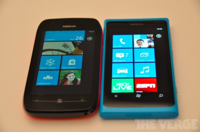 //timgcn.eprice.com.hk/cn/mobile/img/2011-10/27/4484353/hichong_1_Nokia-Lumia-800_534ededae279c5362f5fd1fd1597c1e1.jpg