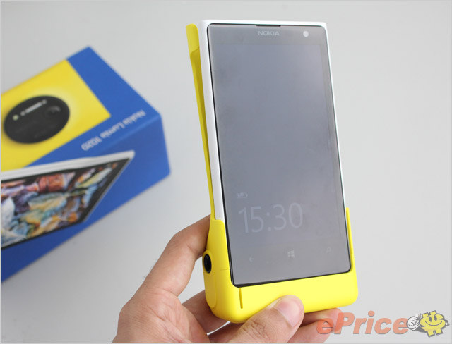 //timgcn.eprice.com.hk/cn/mobile/img/2013-08/21/4515470/hichong_3_Nokia-Lumia-1020_dac7ec39c4021e7723ebc9be6fec9e71.jpg